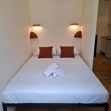 Appartement Rénové - Centre Antique - *